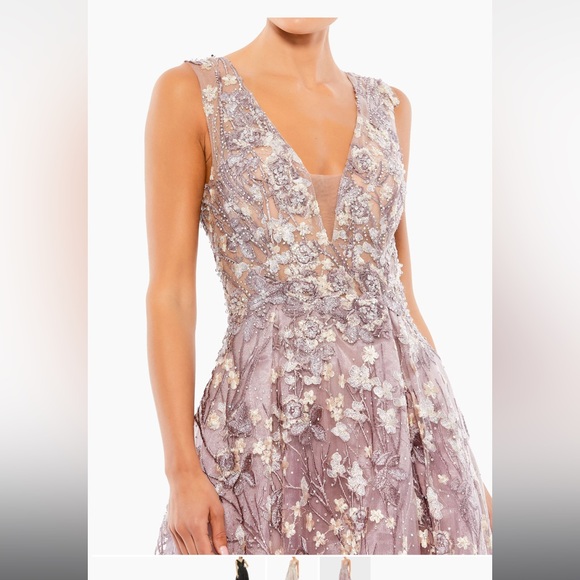 Mac Duggal Floral Embroidered V-Neck Gown Lilac Size 4 - Picture 3 of 5